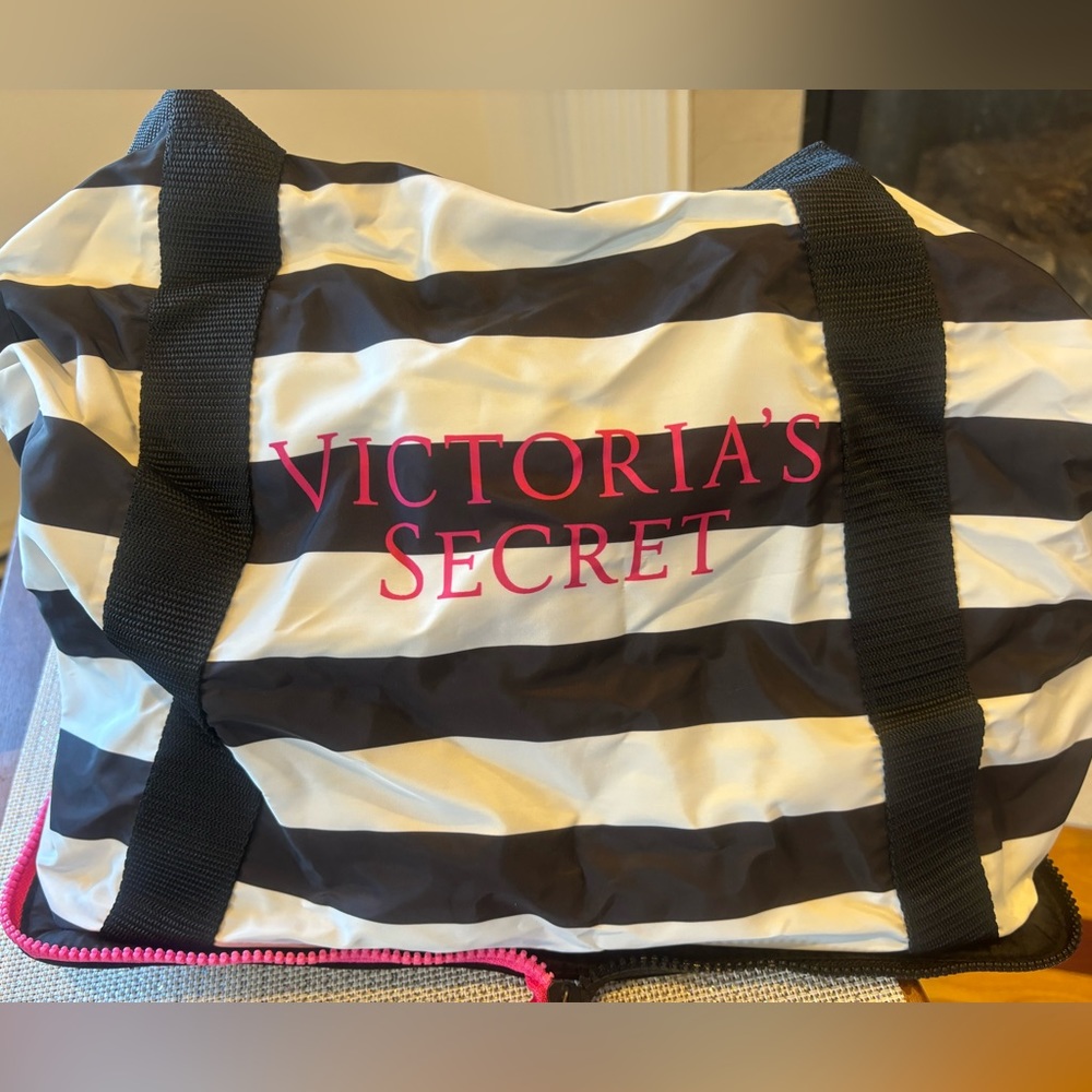 VICTORIA’S SECRET Travel Duffle Bag
